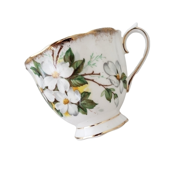 Vintage Royal Albert White Dogwood Bone China Floral Teacup & Saucer Set - Picture 5 of 11